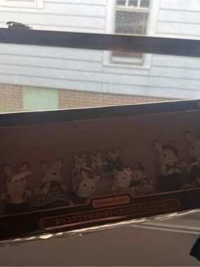 Sylvanian Families Chocolate Rabbit Family Set - Brown & Cream